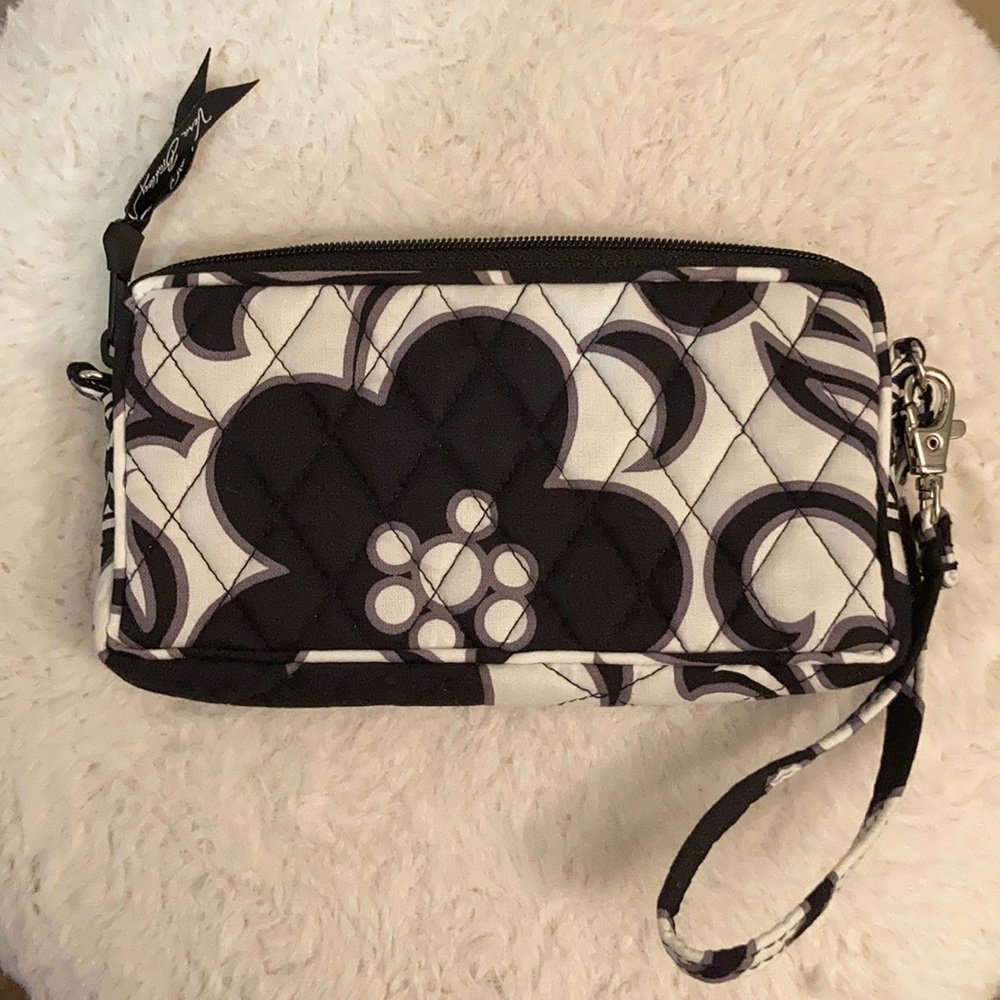 Vera Bradley black and white flower wristlet